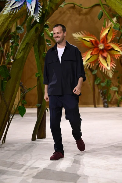 Look 64
